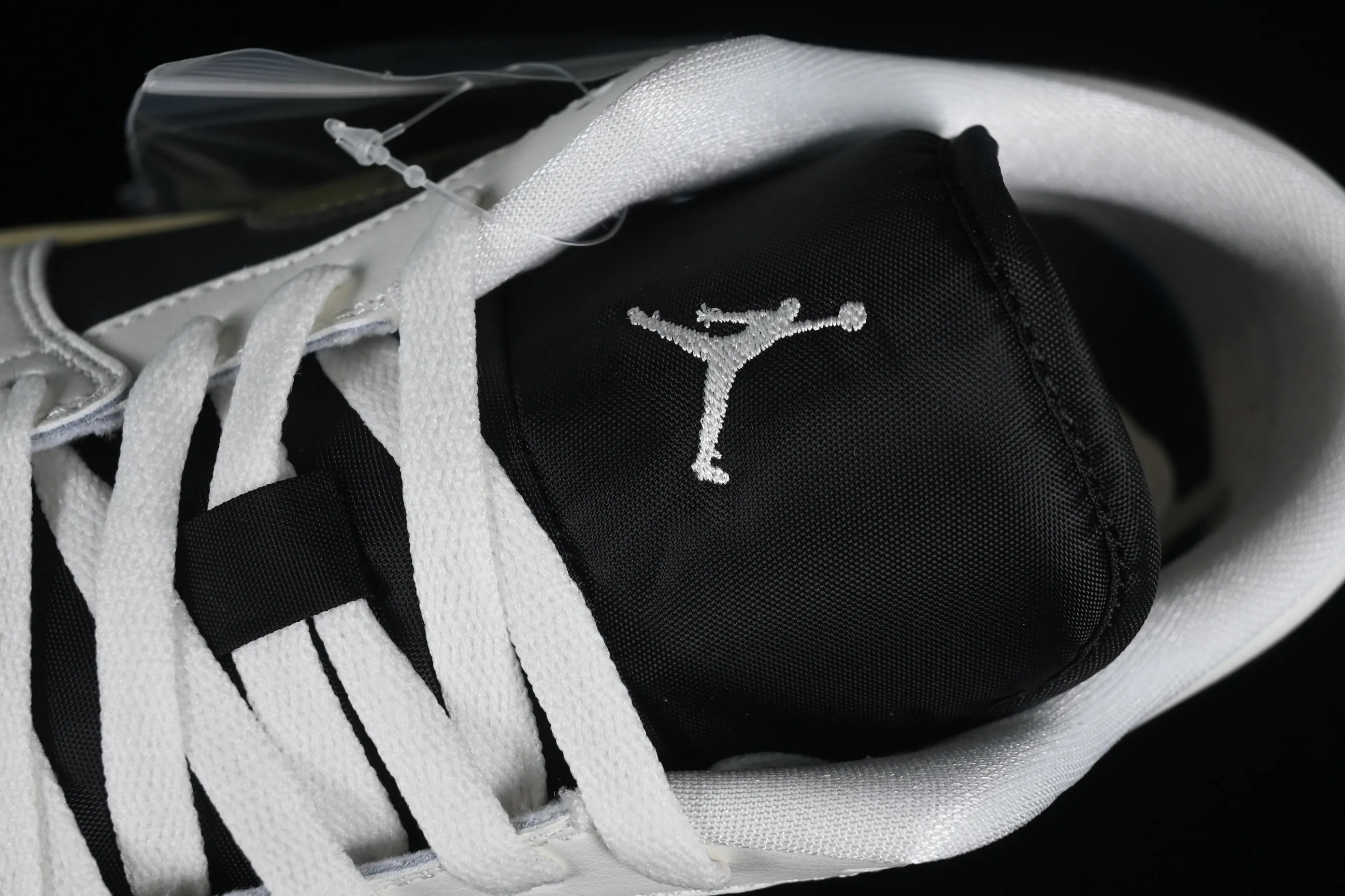 All categories Air Jordan Jordan series basketball shoes Air Jordan 1 Low Air Jordan 1 Low AJ1 Joe 1 black and green customized low-bang cultural casual sneakers DC0774-001